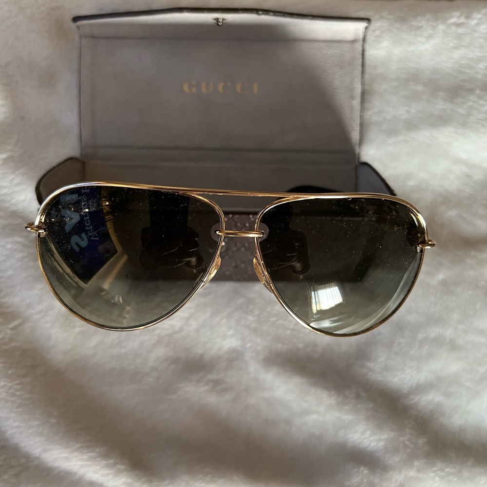Gucci Black and Gold Marina Chain Aviator Sunglasses⌠Authentic ! - Picture 2 of 16
